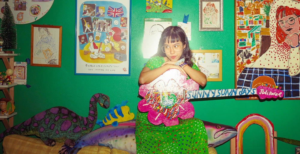 多くの軸で自分らしく。ジュリ・ベーカーのクリエイティブな生き方 (前編)